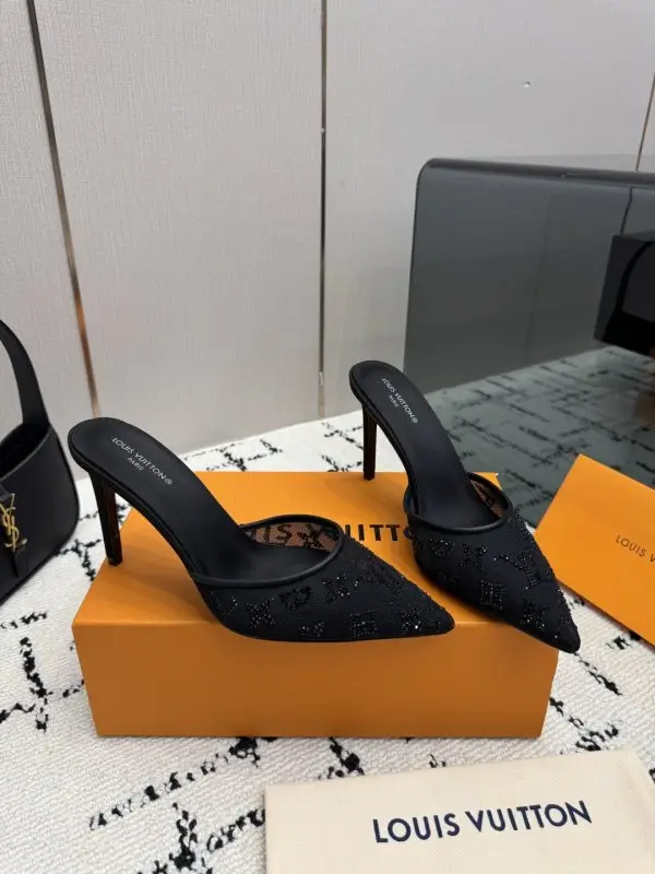 Louis Vuitton — Туфлі на високому підборах