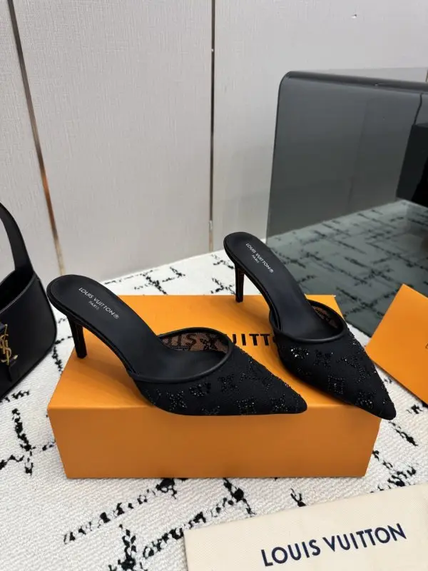 Louis Vuitton — Туфлі на високому підборах