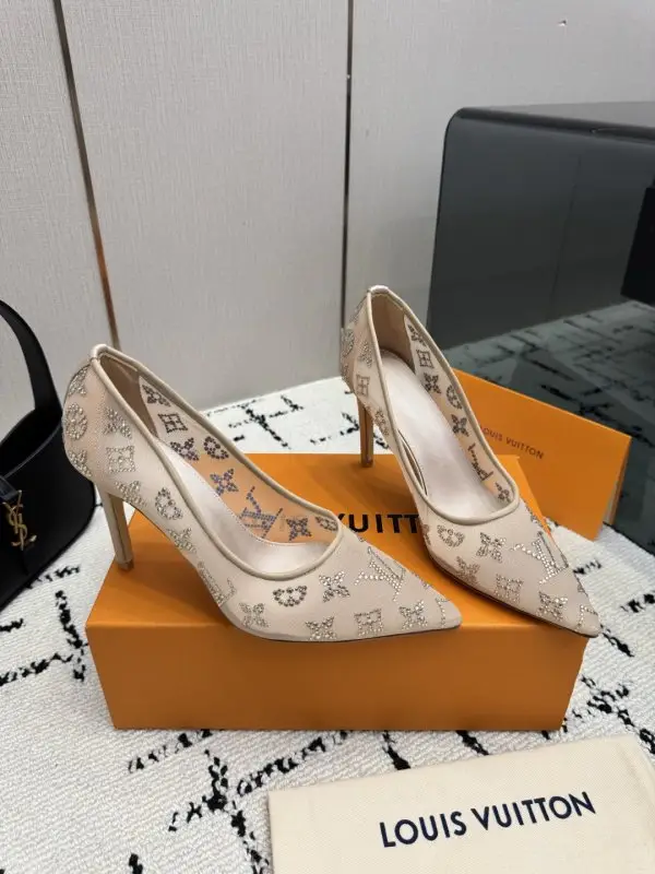 Louis Vuitton Туфлі на високому підборах — Фото 1