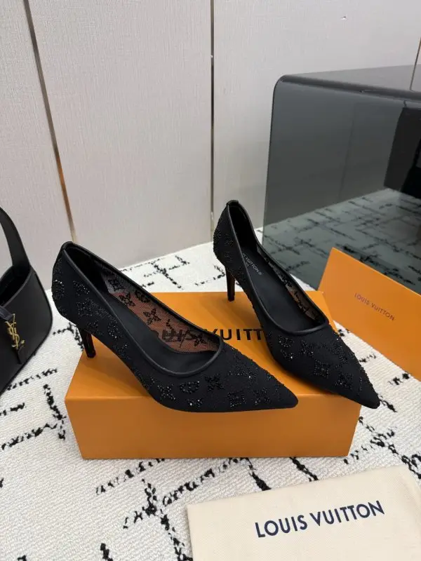 Louis Vuitton — Туфлі на високому підборах