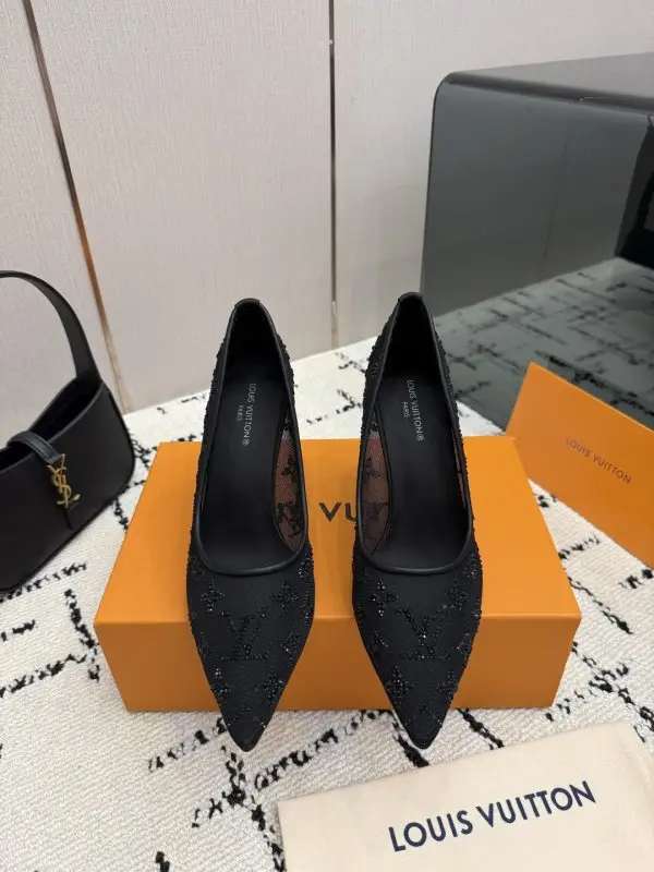 Louis Vuitton Туфлі на високому підборах — Фото 2