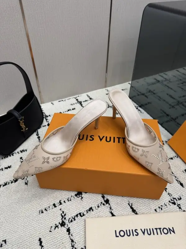 Louis Vuitton Туфлі на високому підборах — Фото 3