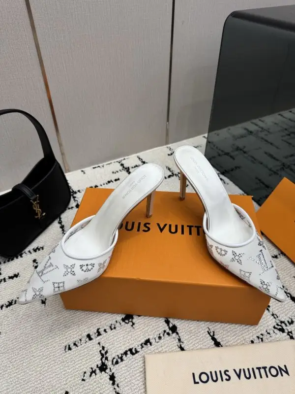 Louis Vuitton Туфлі на високому підборах — Фото 3