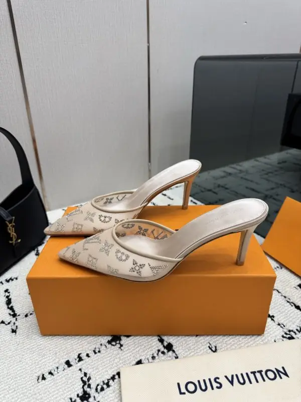 Louis Vuitton Туфлі на високому підборах — Фото 4