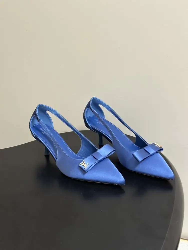 Louis Vuitton Shoes women's — Photo 1