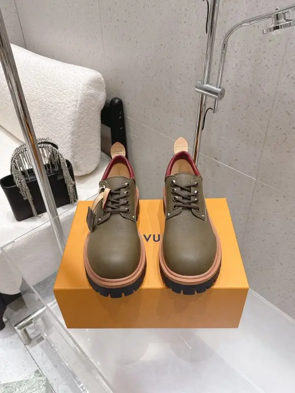 Louis Vuitton Shoes women's — Photo 2