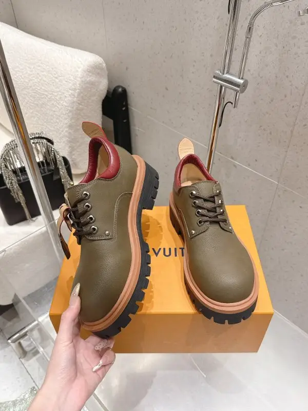 Louis Vuitton Shoes women's — Photo 3