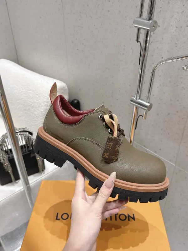 Louis Vuitton Shoes women's — Photo 5