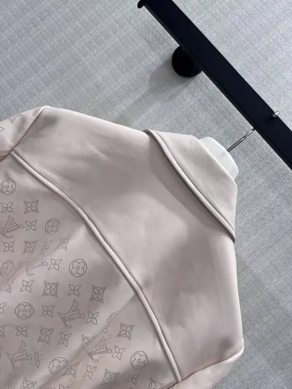Louis Vuitton Коротка шкіряна жіноча куртка — Фото 5
