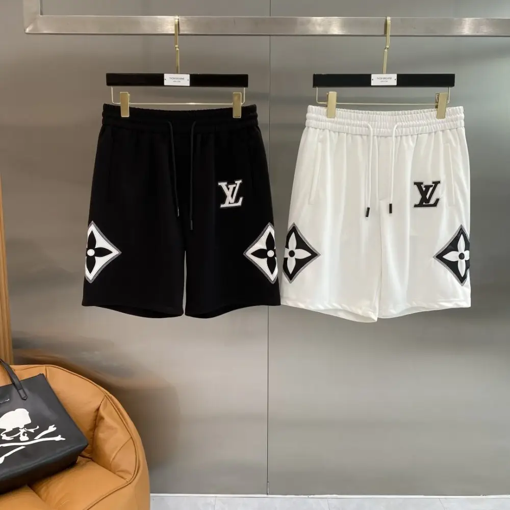 Louis Vuitton — Шорты мужские