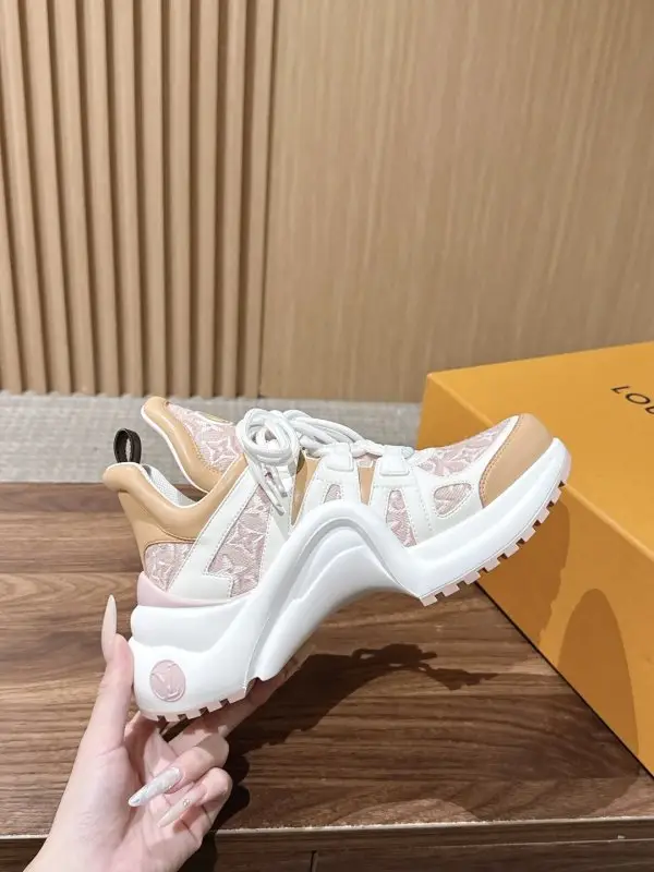 Louis Vuitton Sneakers Archlight women's — Photo 4