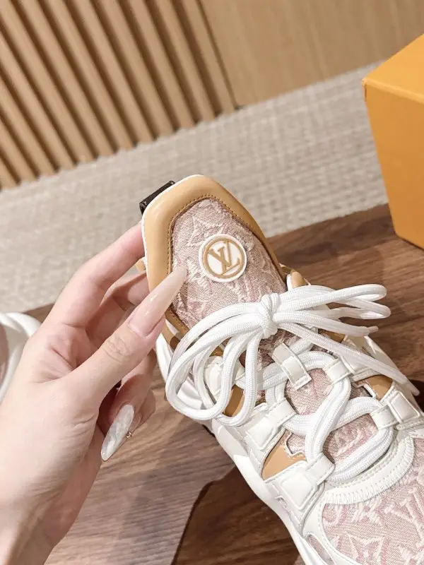 Louis Vuitton Sneakers Archlight women's — Photo 5
