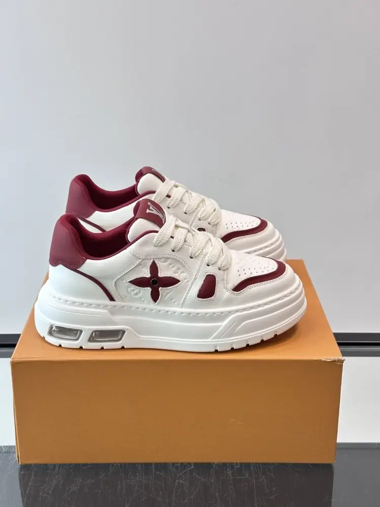 Louis Vuitton Sneakers men's — Photo 1
