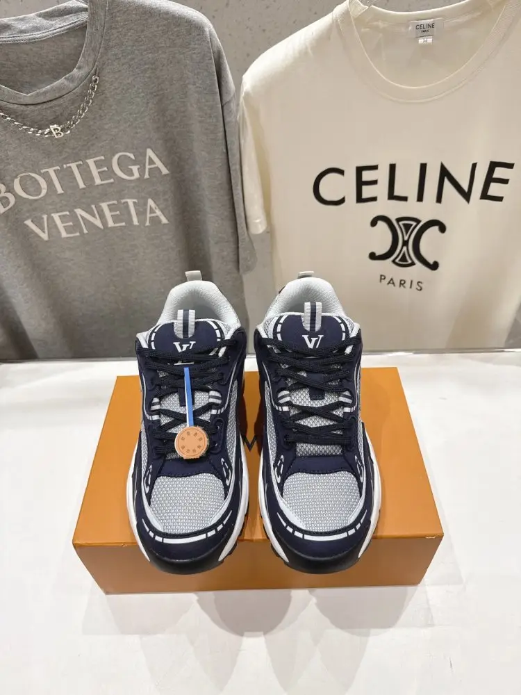 Louis Vuitton Sneakers men's — Photo 1