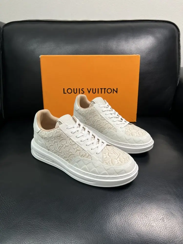 Louis Vuitton Кросівки чоловічі — Фото 1