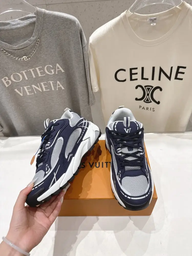 Louis Vuitton Sneakers men's — Photo 3