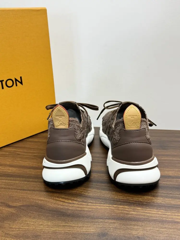 Louis Vuitton Кросівки чоловічі — Фото 3