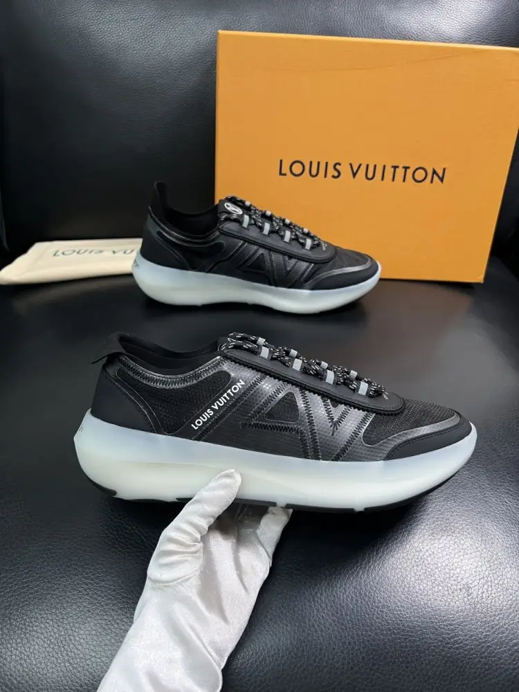 Louis Vuitton Кросівки чоловічі — Фото 4