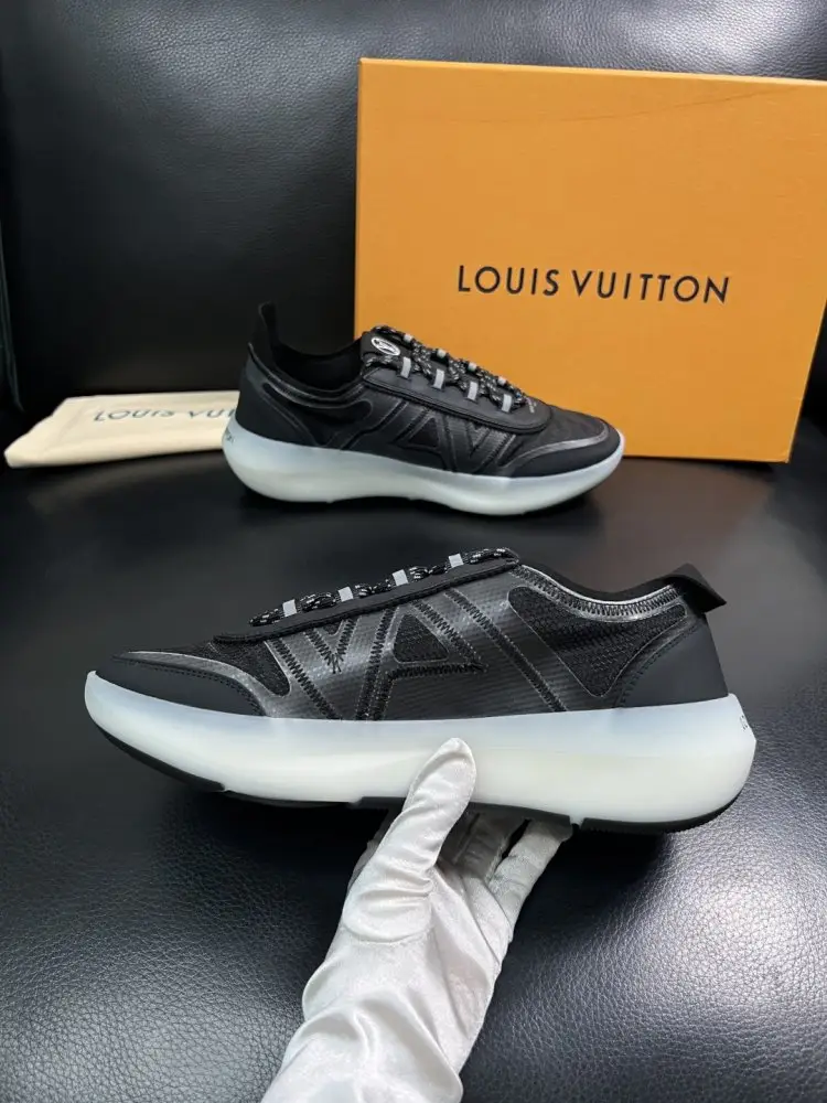 Louis Vuitton Кросівки чоловічі — Фото 5