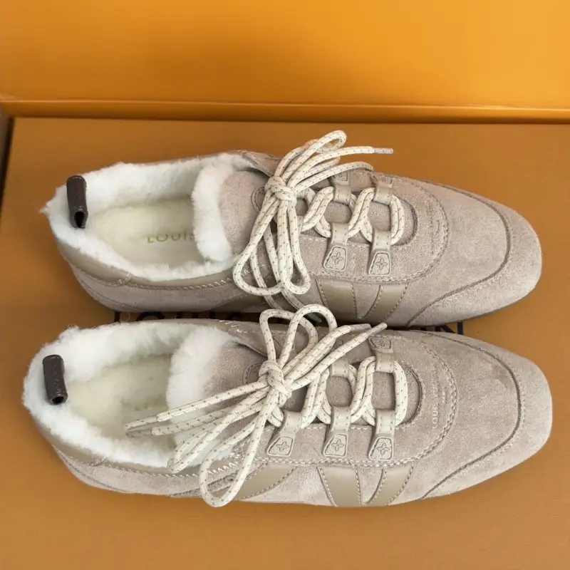 Louis Vuitton Кросівки Sneakerina на хутрі жіночі — Фото 3