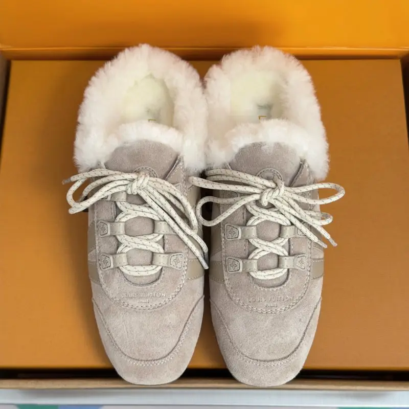 Louis Vuitton Кросівки Sneakerina на хутрі жіночі — Фото 4