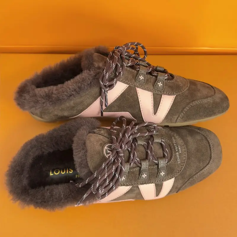 Louis Vuitton Кросівки Sneakerina на хутрі жіночі — Фото 5