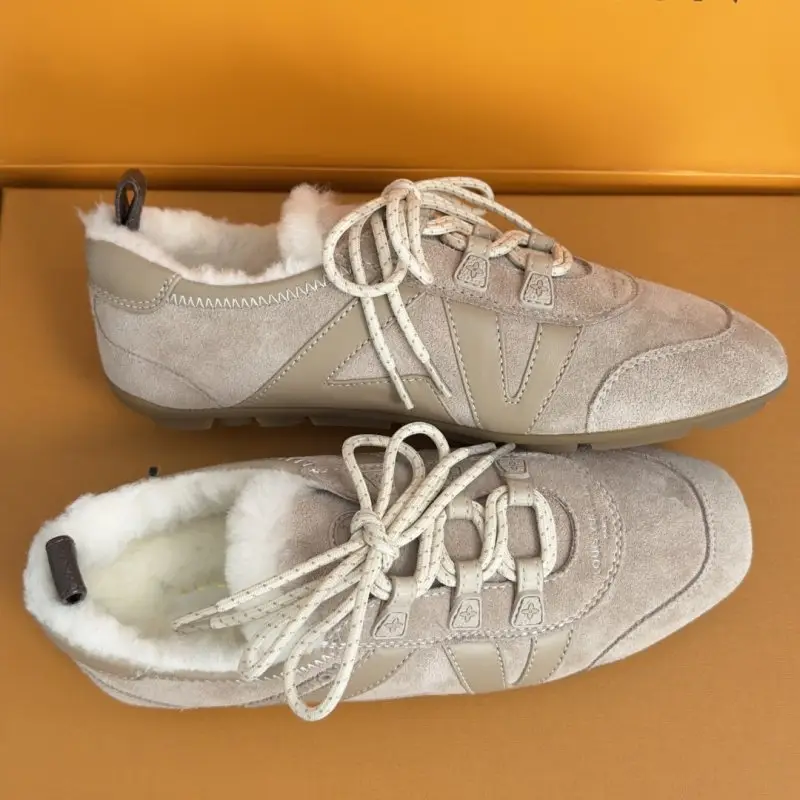 Louis Vuitton Кросівки Sneakerina на хутрі жіночі — Фото 5