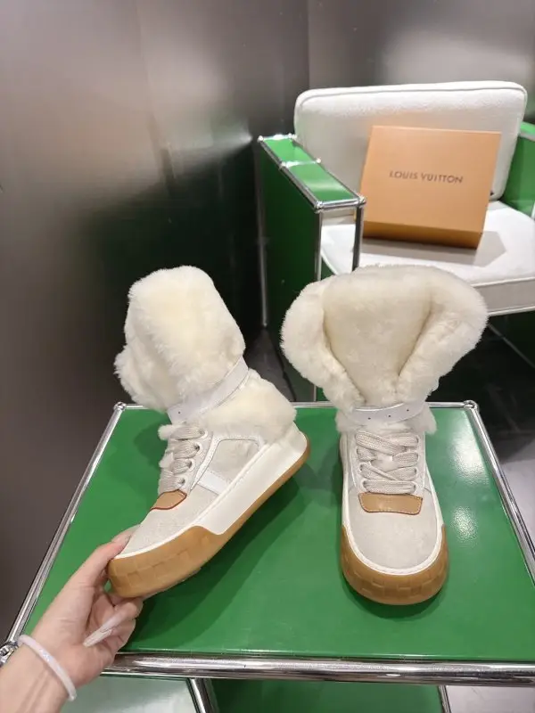 Louis Vuitton Sneakers women's winter on fur — Photo 3
