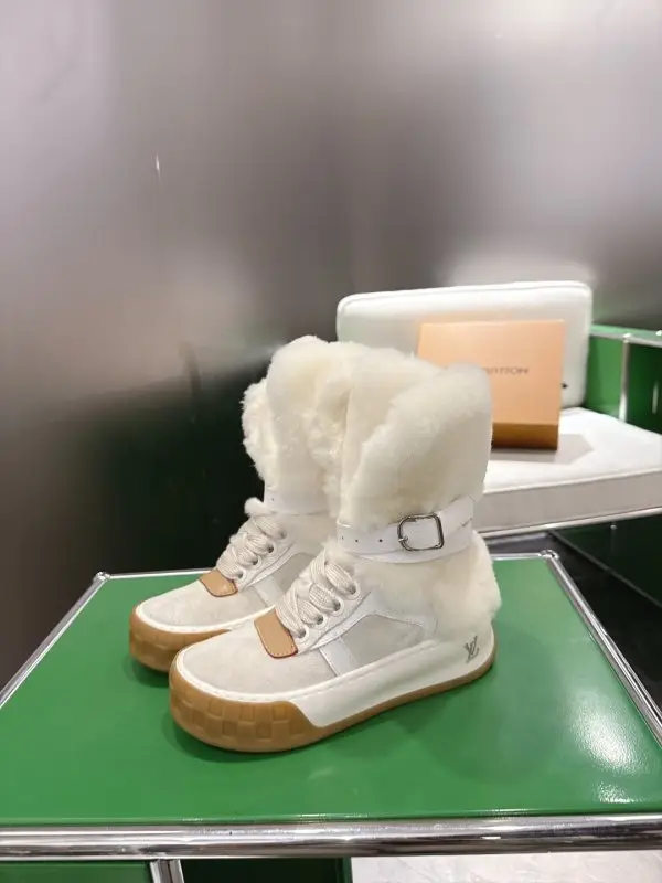Louis Vuitton Sneakers women's winter on fur — Photo 4