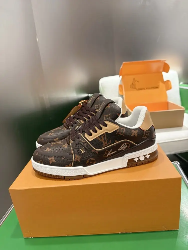 Louis Vuitton — Кросівки жіночі