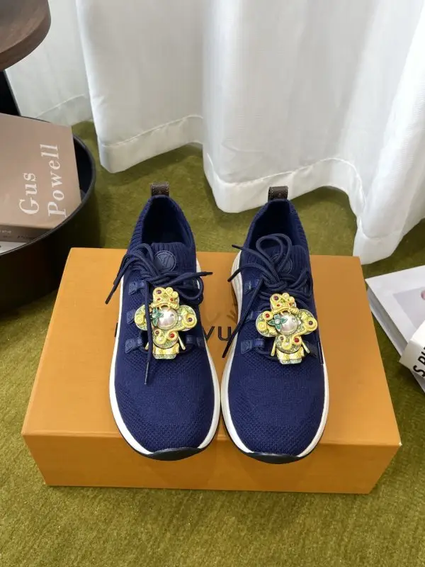 Louis Vuitton Sneakers women's — Photo 1