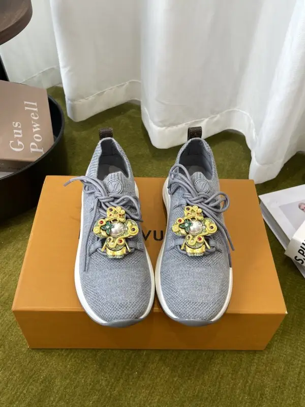 Louis Vuitton — Кросівки жіночі