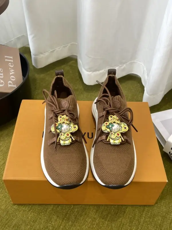 Louis Vuitton — Кросівки жіночі