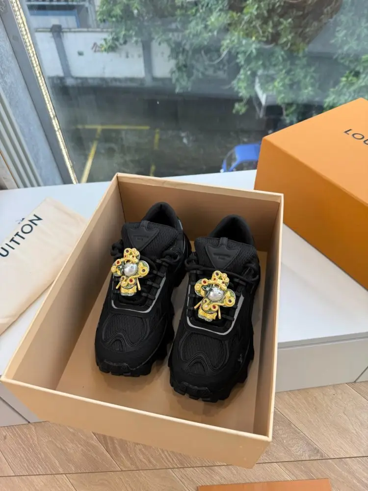 Louis Vuitton Sneakers women's — Photo 2