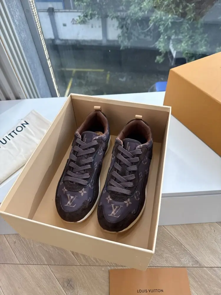 Louis Vuitton Sneakers women's — Photo 2