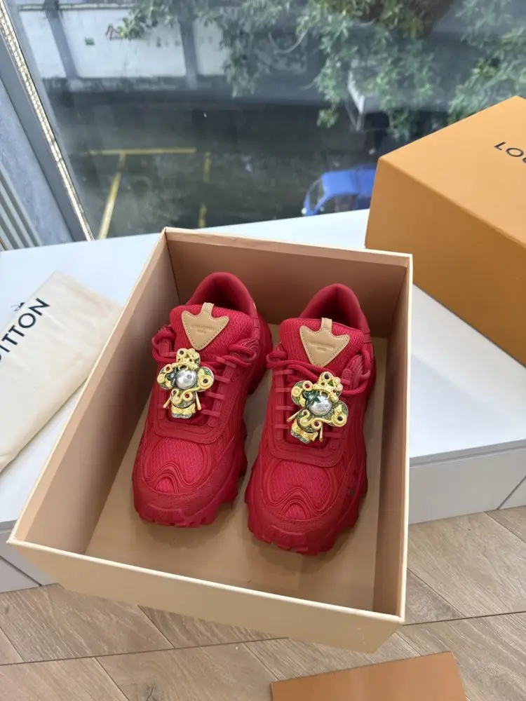 Louis Vuitton Кросівки жіночі — Фото 2