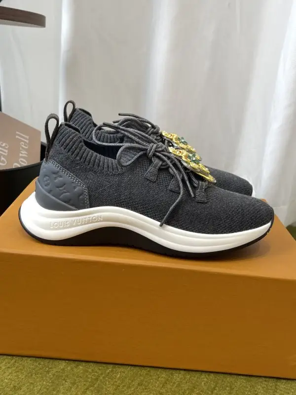 Louis Vuitton Sneakers women's — Photo 2