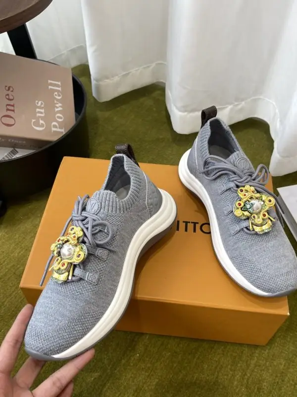 Louis Vuitton Кросівки жіночі — Фото 3