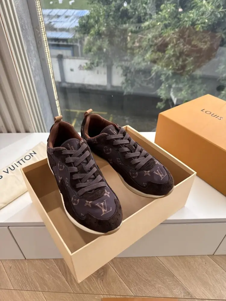 Louis Vuitton Sneakers women's — Photo 3