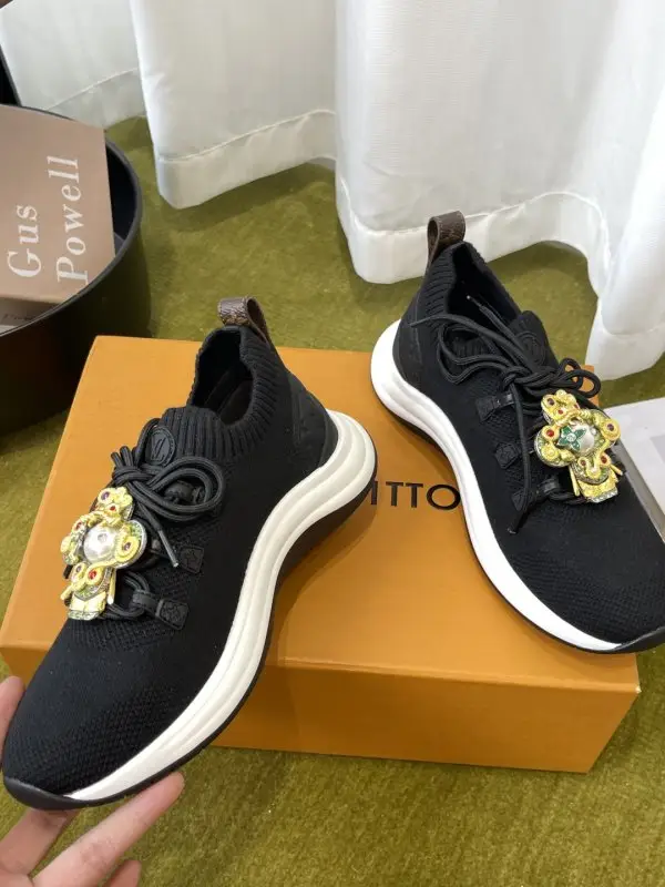 Louis Vuitton Кросівки жіночі — Фото 3