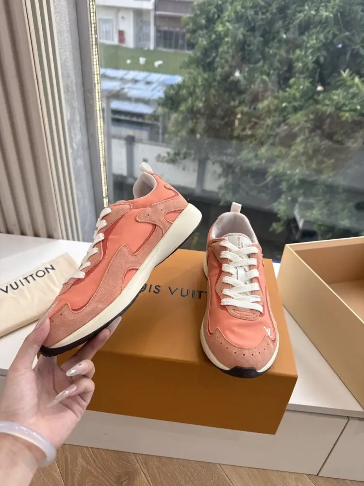 Louis Vuitton Sneakers women's — Photo 3