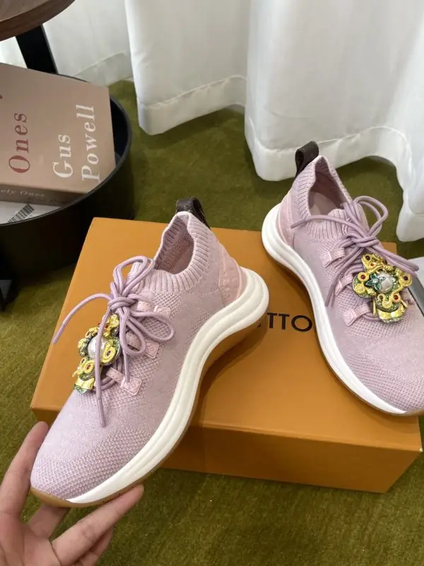 Louis Vuitton Кросівки жіночі — Фото 3