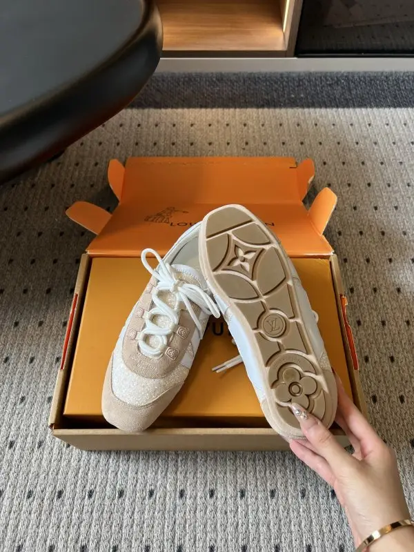 Louis Vuitton Sneakers women's — Photo 4