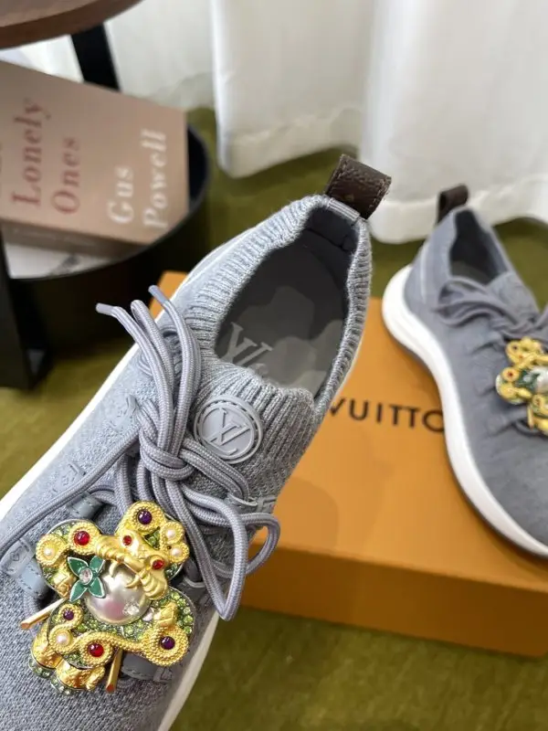 Louis Vuitton Кросівки жіночі — Фото 4
