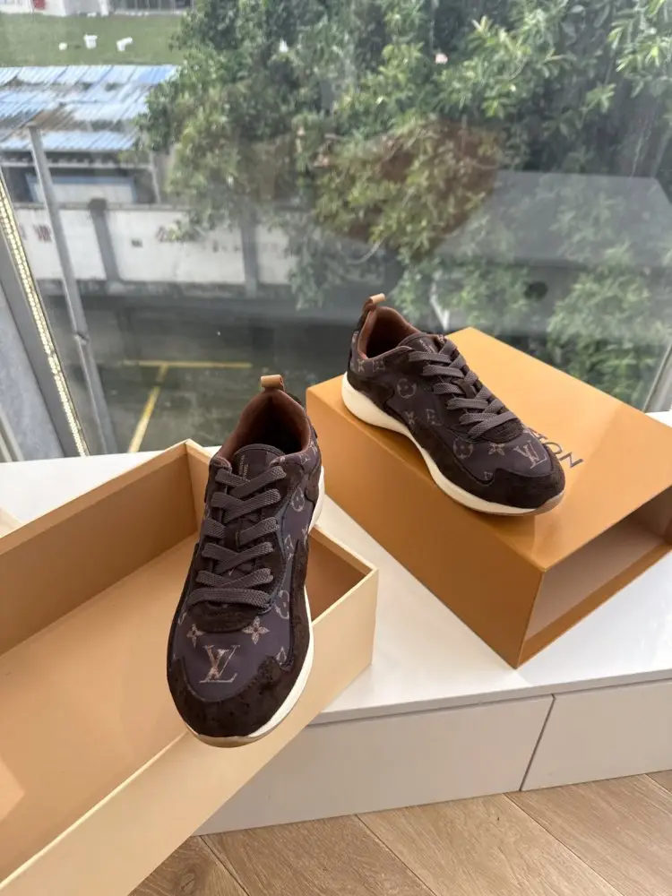 Louis Vuitton Sneakers women's — Photo 4