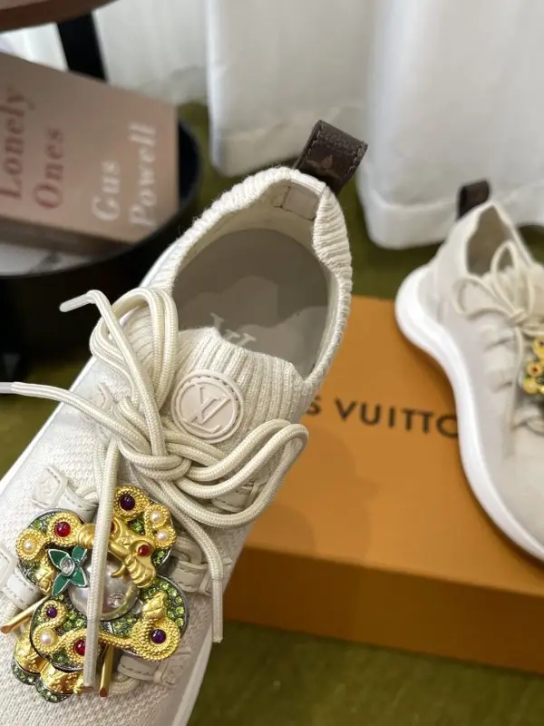 Louis Vuitton Кросівки жіночі — Фото 4