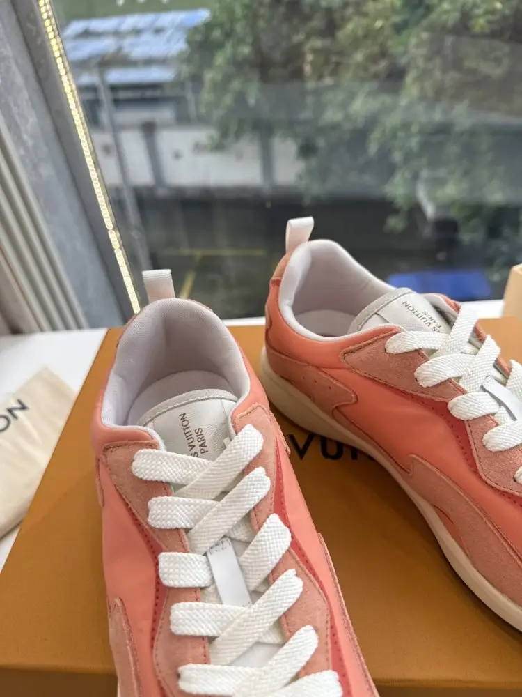 Louis Vuitton Sneakers women's — Photo 4