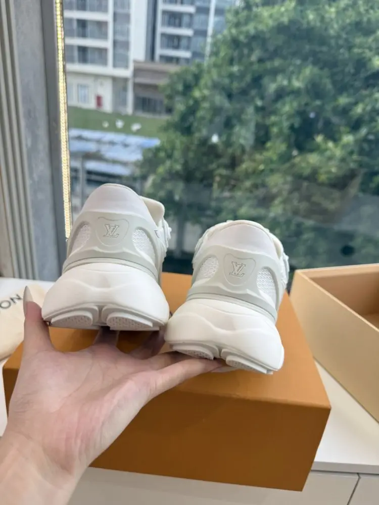 Louis Vuitton Sneakers women's — Photo 5