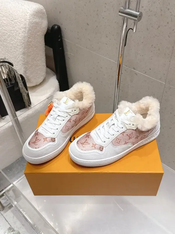 Louis Vuitton — Sneakers