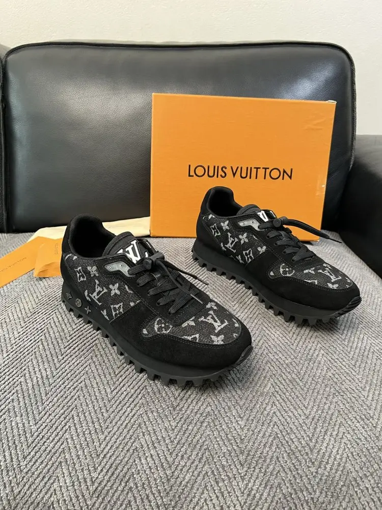 Louis Vuitton Кросівки — Фото 1